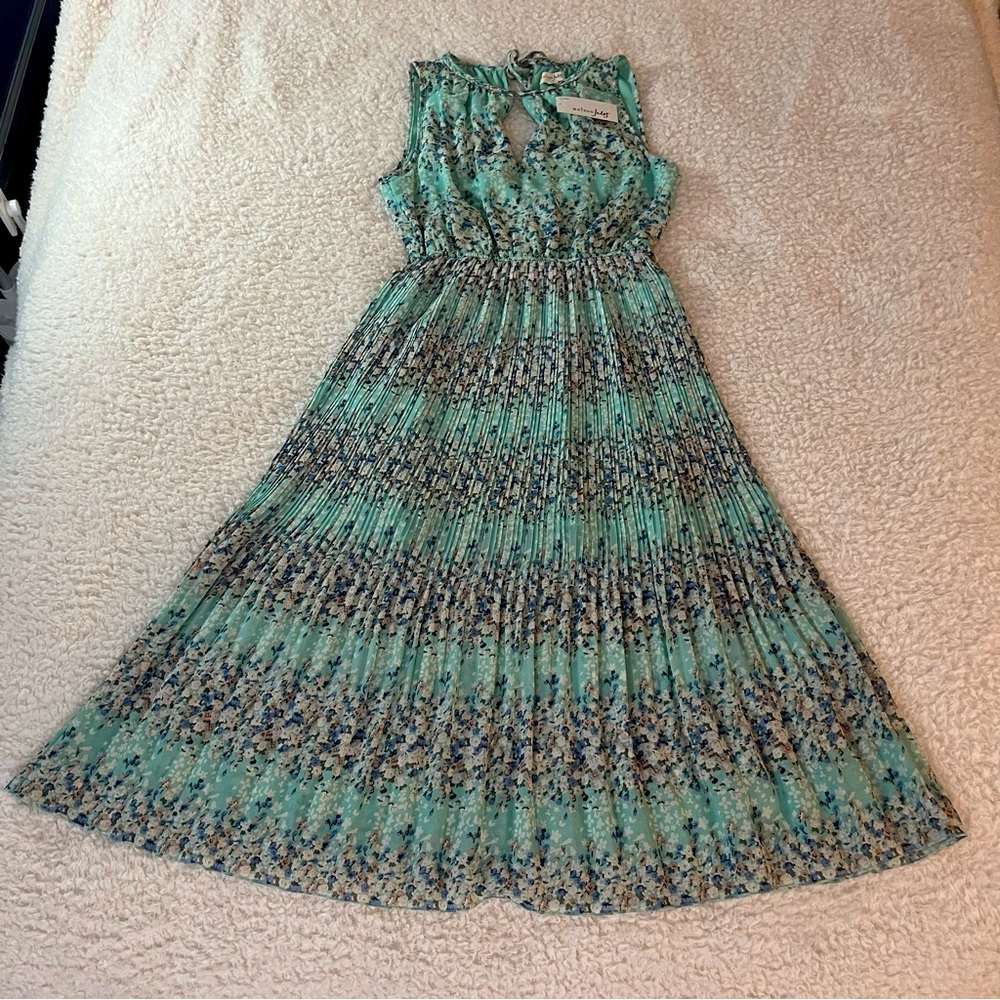 NWT Maison Jules Printed Floral Green Maxi Dress Size Medium